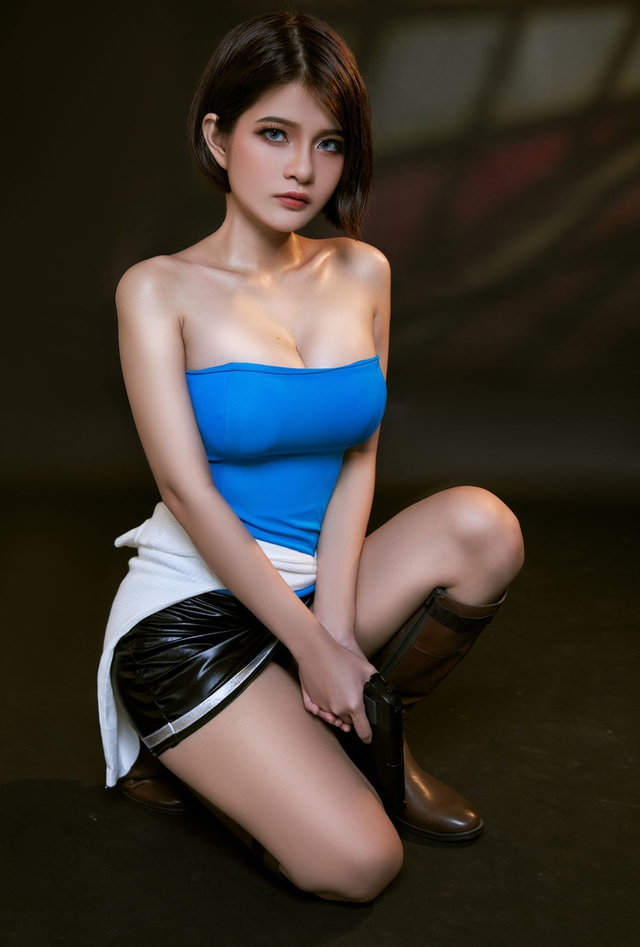 Nữ cosplayer Việt Nam được khen hết lời khi hóa thân thành cô nàng Jill Valentine siêu vòng 1 - Ảnh 1.