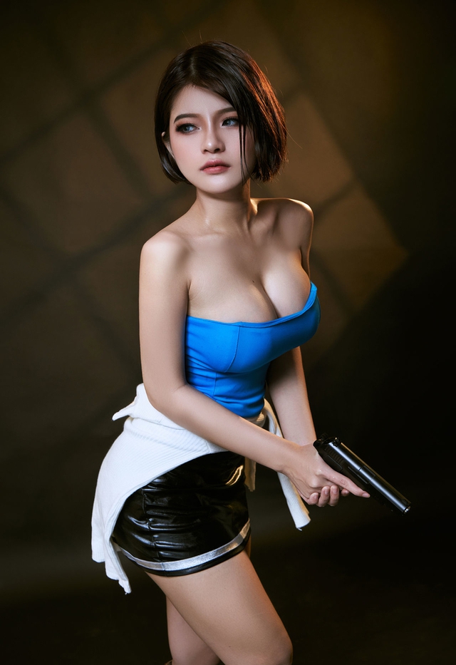 Nữ cosplayer Việt Nam được khen hết lời khi hóa thân thành cô nàng Jill Valentine siêu vòng 1 - Ảnh 2.
