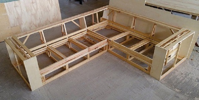 Hướng Dẫn Các Cách Tự Làm Ghế Sofa Đơn Giản Nhất Tại Nhà 9 Đóng khung ghế sofa cẩn thận