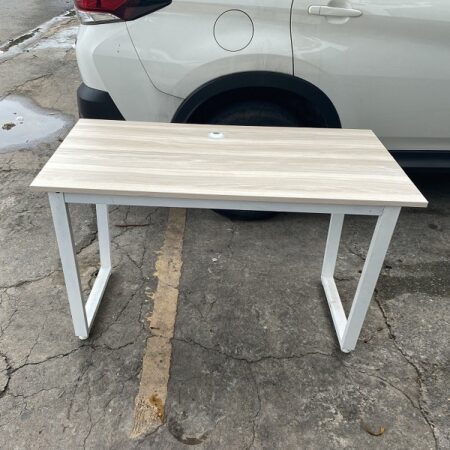 Bàn Làm Việc Chân Sắt Chữ U 1m2 Sơn Tĩnh Điện – BLVVP63